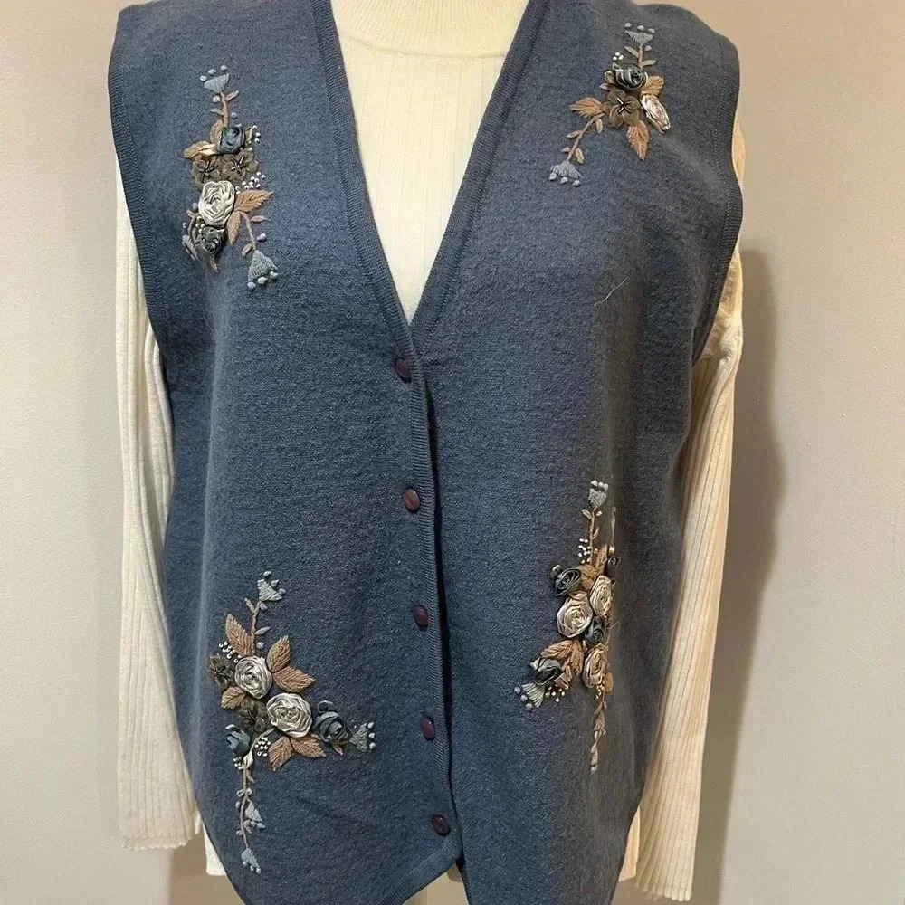 Vintage Koret 100% Wool Embroidered Sweater Vest - Size M